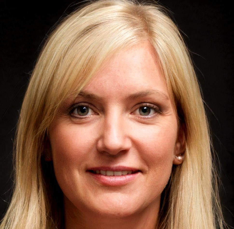 Portrait de Séverine Montclair, spécialiste analyse financière